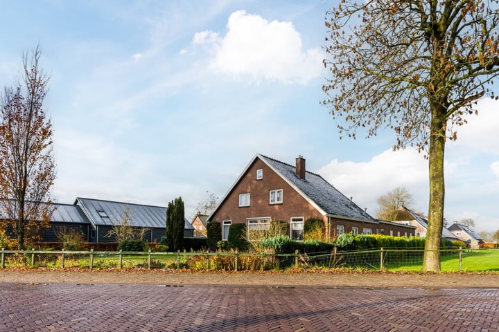 Oude Rijksweg 374 in Rouveen