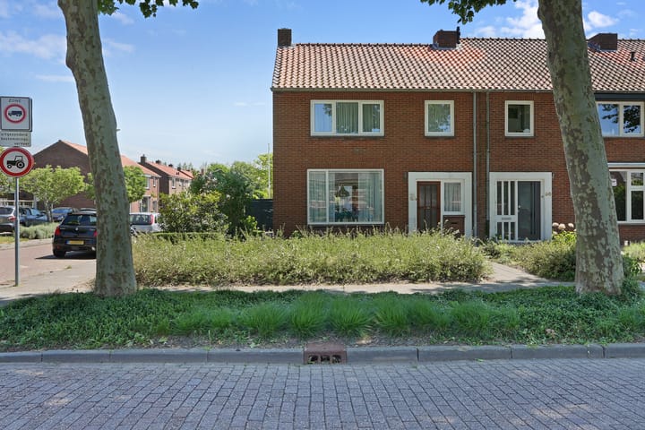 Photo of property Oude Rijksweg 52, Nieuw- en Sint Joosland