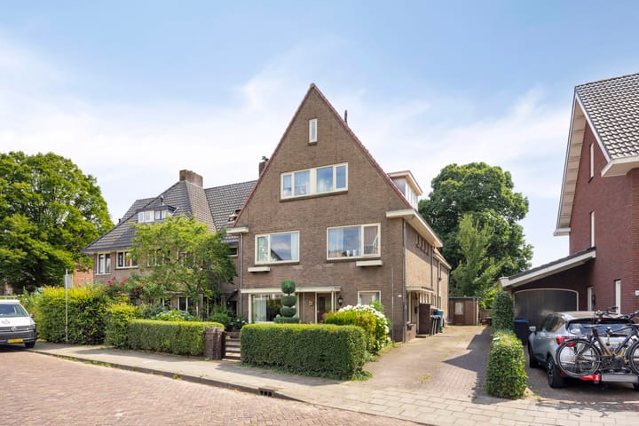 Oude Velperweg 2 in Arnhem photo