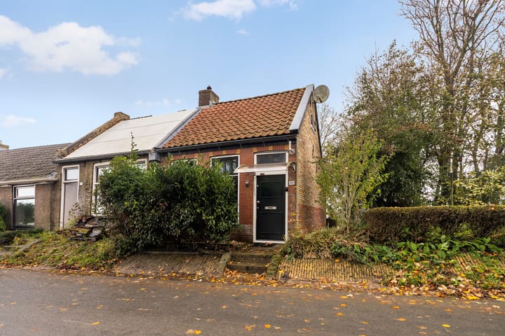 Oudebildtdijk 858 in St.-Jacobiparochie Foto