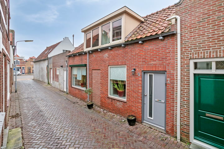 Oudestraat 1 in Sint-Maartensdijk