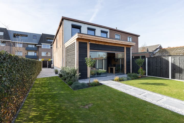 Oudestraat 72 in Neede