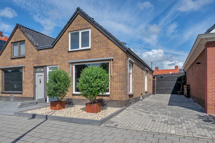 Oudewerfslaan 27 in Winschoten Foto