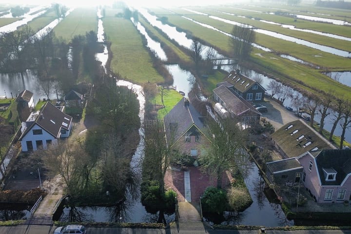 Photo of property Oudhuijzerweg 30, Wilnis
