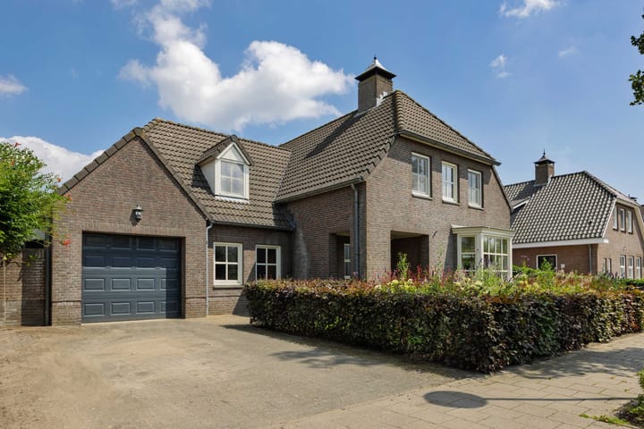 Photo of property Ouverturelaan 14, Beek en Donk