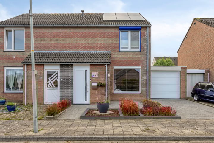 Overbroekerf 18 in Hoensbroek