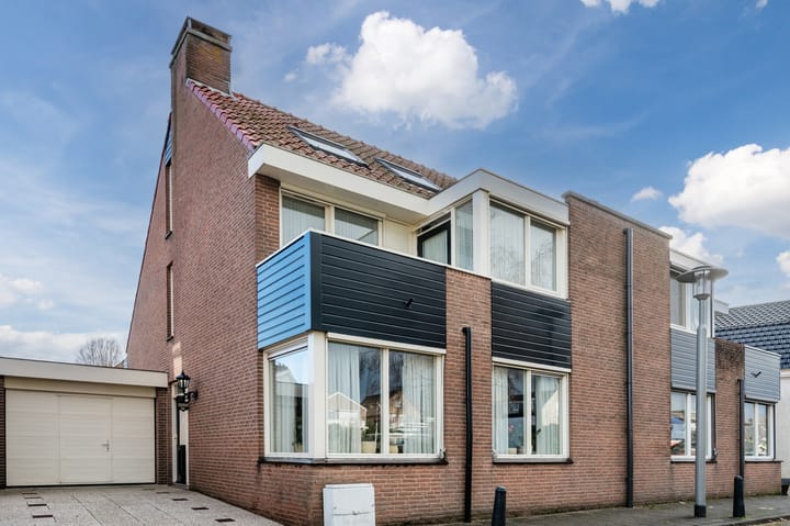 Photo of property Overrijn 26, Katwijk