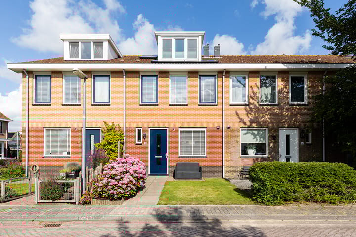Overtoom 18 in Zuidermeer