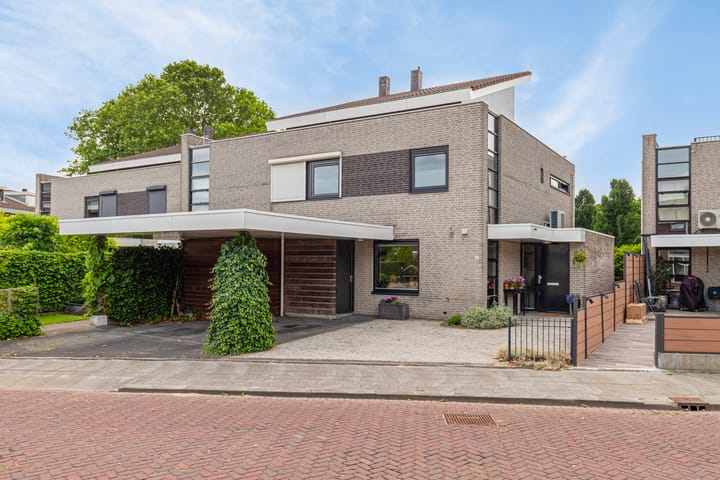 P.C. Hooftsingel 66 in Hendrik-Ido-Ambacht photo