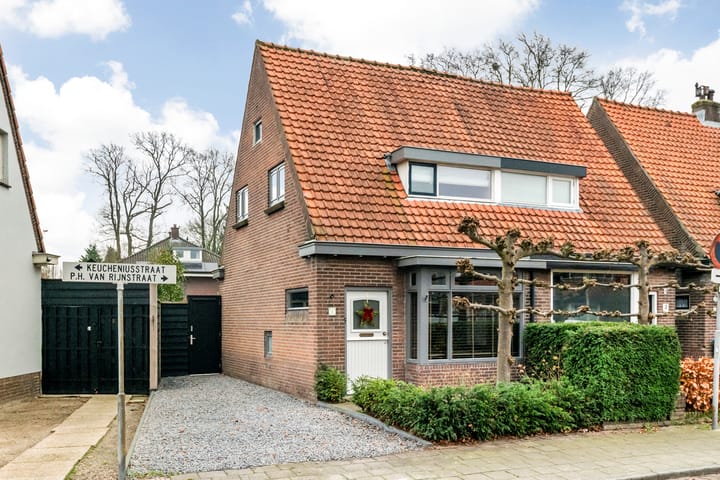 P.H. van Rijnstraat 1 in Veenendaal