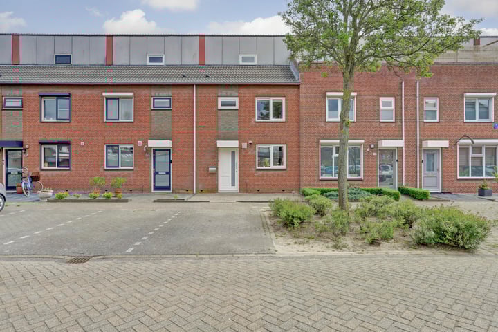 Photo of property P. Ketelaarstraat 42, Raamsdonksveer