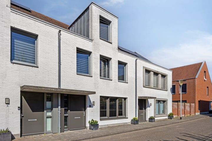 Photo of property P.M. Dillenstraat 4, Helmond