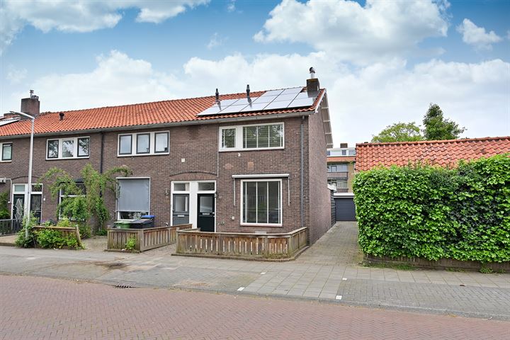 P.M.R. Versteeghstraat 51 in Bussum