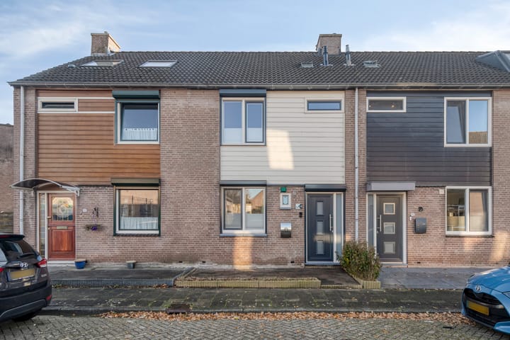 P. van Anrooystraat 14 in Spijkenisse