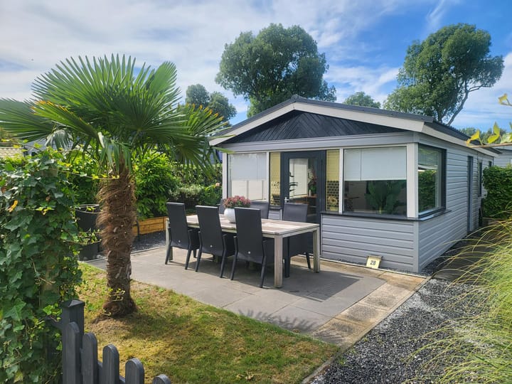 P van Houtlaan 28 in Oostvoorne