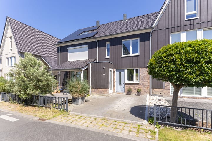 Paaldijk 193 in Zwaag