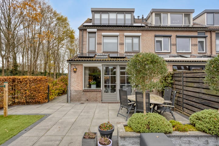 Photo of property Paardebloemweg 2, Zoeterwoude