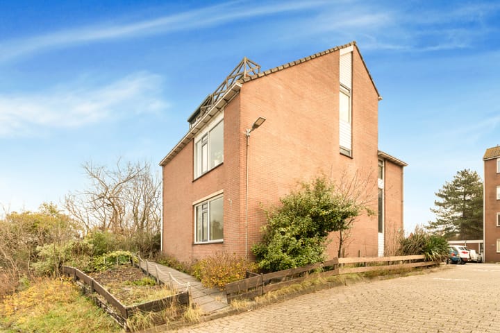 Photo of property Paasdal 39, Wijk aan Zee