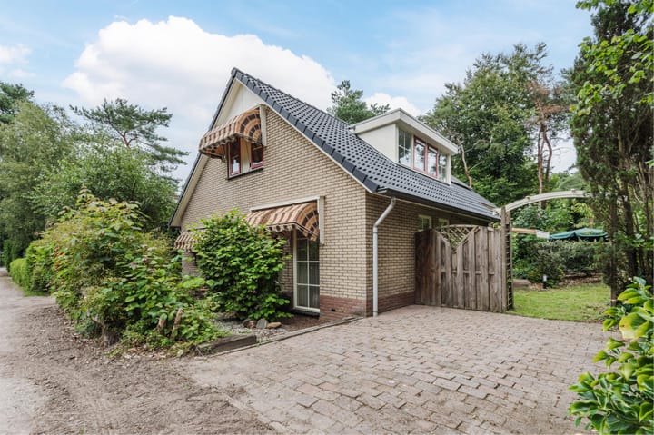 Paaslohof 31 in Hierden