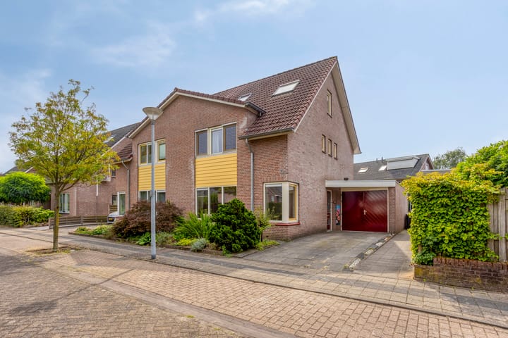 Paddenpoel 14 in Giesbeek