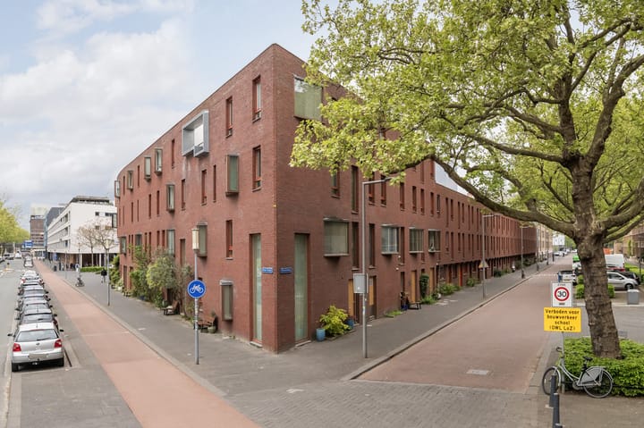 Parallelweg 123 in Rotterdam