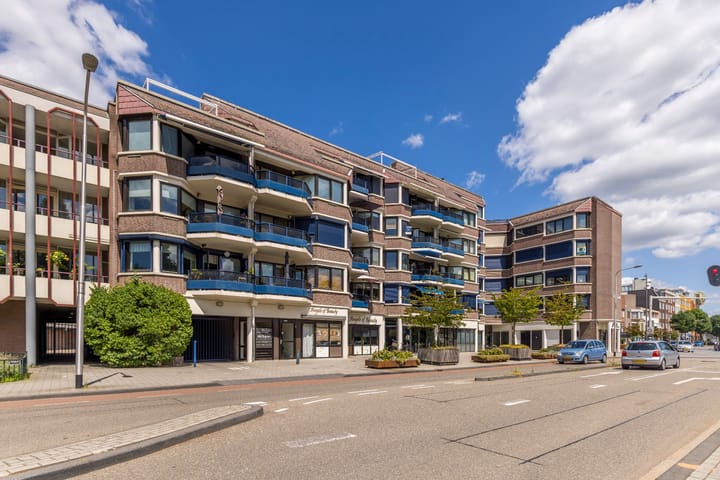 Parallelweg 24 in Weert foto