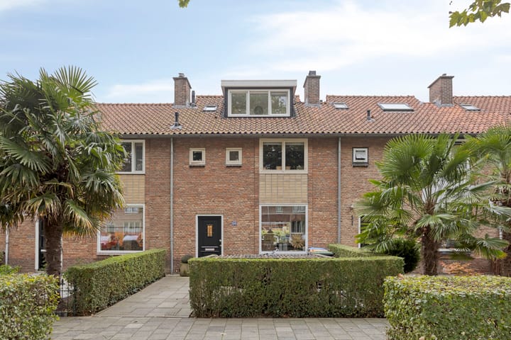 Photo of property Parallelweg 56, Alblasserdam