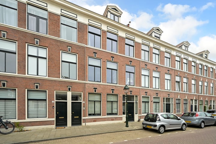 Paramaribostraat 8 in 's-Gravenhage