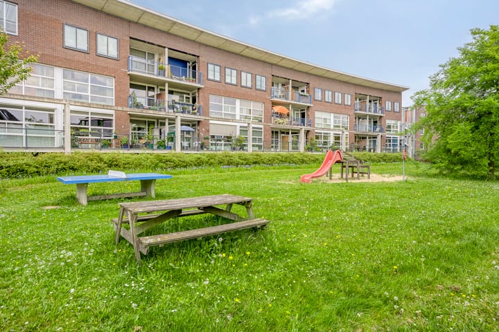 Photo of property Parelgras 88, Houten