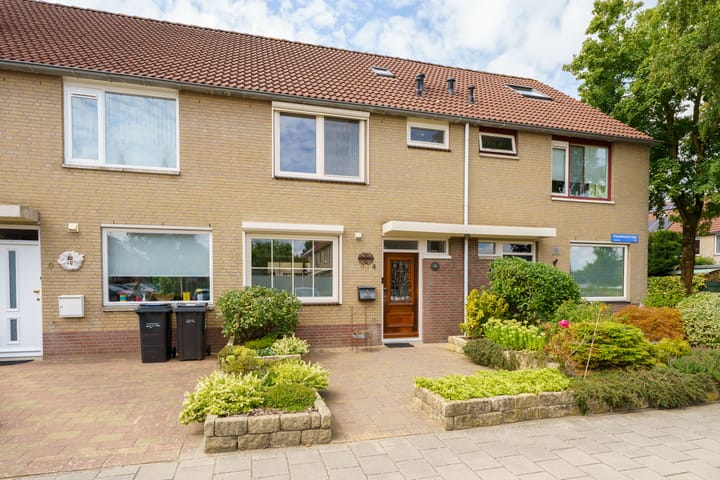 Parelmosstraat 4 in Almere foto