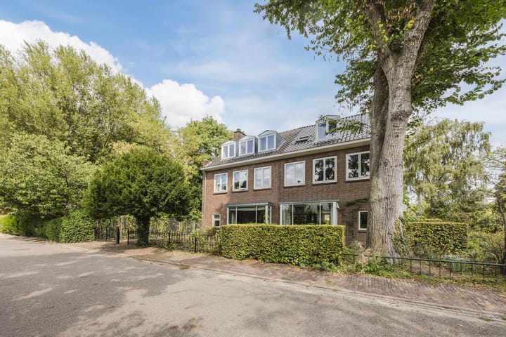 Park Leeuwenberghlaan 15 in Leidschendam