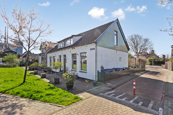 Photo of property Parkstraat 62, Zaandijk