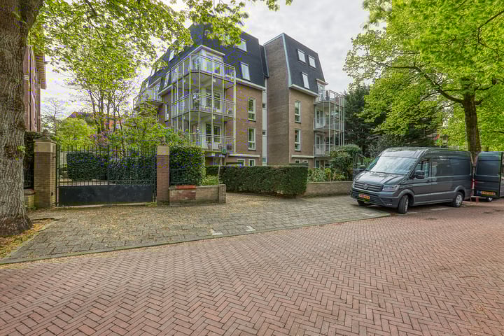 Parkweg 17C in 's-Gravenhage