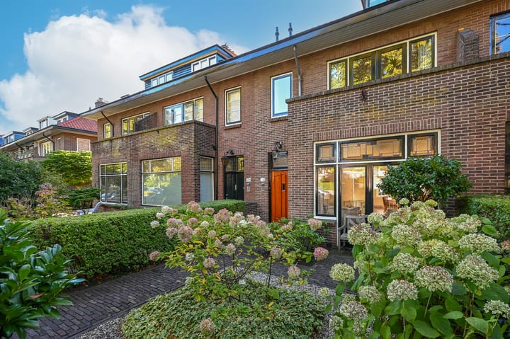 Parkweg 236 in Voorburg