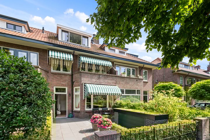 Parkweg 244 in Voorburg