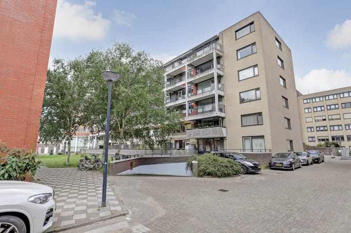 Parmentierweg 105 in Leiden