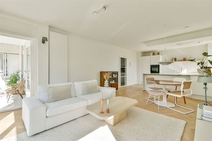 Photo of property Parnassiaveld 43, Duivendrecht