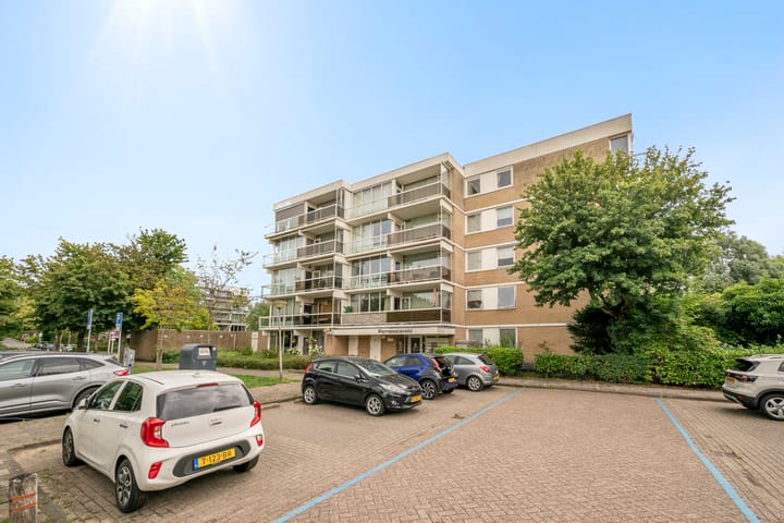 Parnassiaveld 8 in Duivendrecht