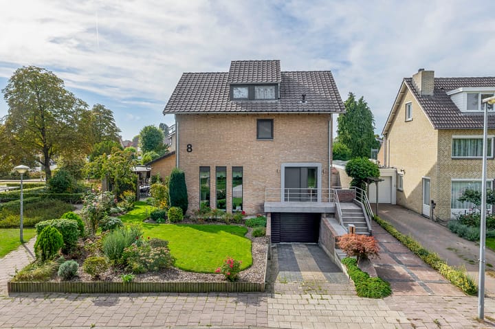 Pastoor Bertrandstraat 8 dans Veldhoven photo