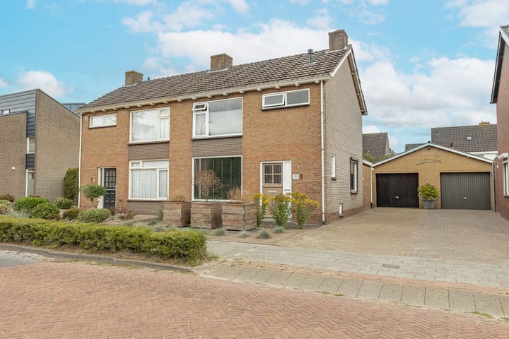 Pastoor Bielarsstraat 11 in Wernhout foto