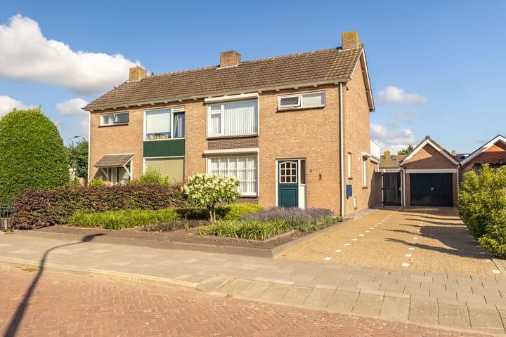 Pastoor Bielarsstraat 8 in Wernhout
