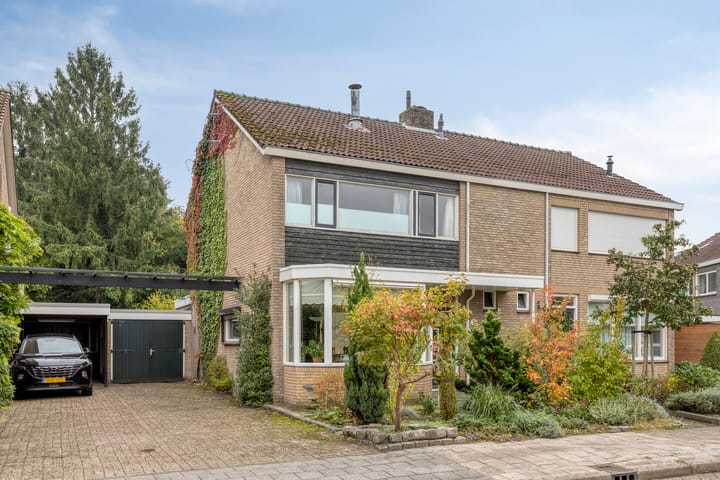 Pastoor Brandsmastraat 4 in Haaksbergen