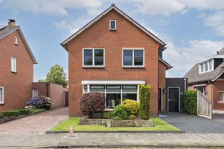 Pastoor Brandtsstraat 7 in Lattrop-Breklenkamp