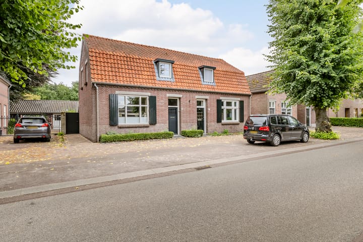 Pastoor Castelijnsstraat 25 in Handel