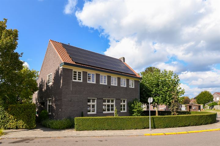 Pastoor de Fauwestraat 2 in Leveroy