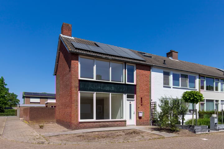 Pastoor de Witstraat 1 in Putte