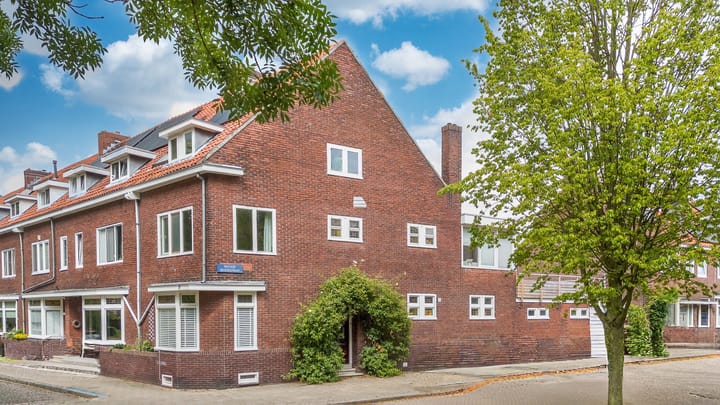 Pastoor Deckersstraat 1 in Venlo
