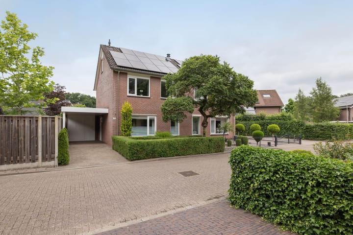 Photo of property Pastoor Eppinkstraat 73, Hengelo