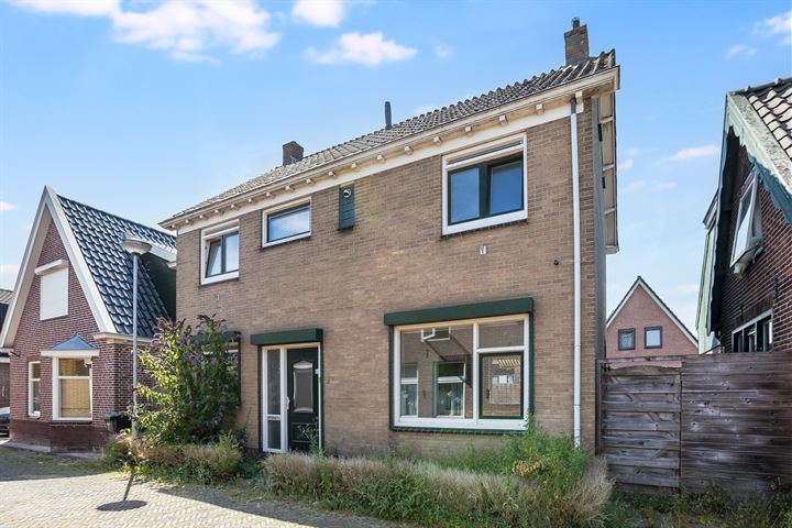 Pastoor Gielenstraat 18 in Lutjebroek