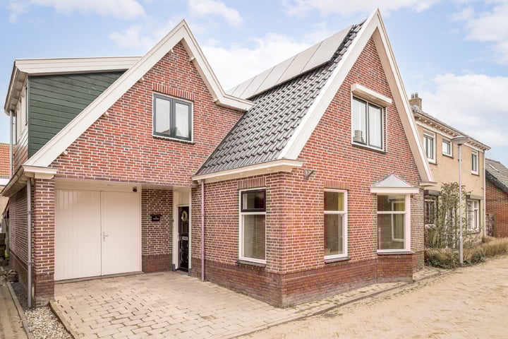 Pastoor Gielenstraat 20 in Lutjebroek